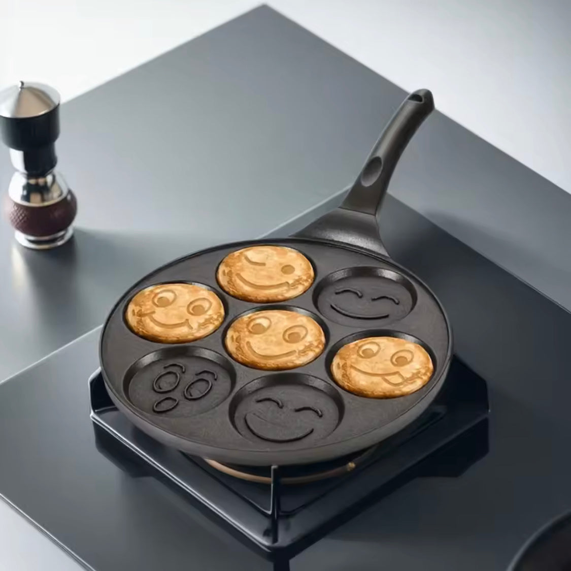 Smiley Face Mini Pancake Pan, Non Stick Griddle Pancake Maker, 7 Grid Omelette Frying Pan Smiley Face Mini Pancake Pan, Non Stick Griddle Pancake Maker, 7 Grid Omelette Frying Pan
